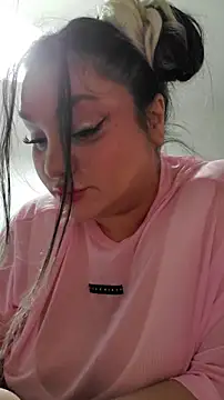 Larissa K online show from December 5, 5:36 pm