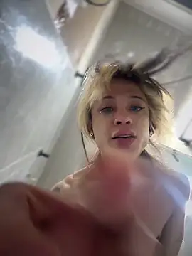 stormytt  online show from September 14, 1:31 pm