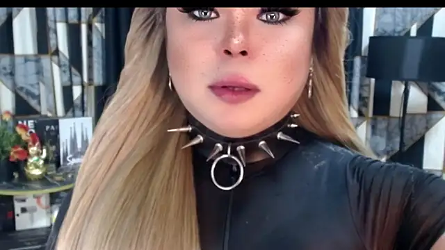 Snapshot of Mistress_DOMnicaaxx chatting on October 9, 12:53 pm Mistress DOMnicaaxx online show from October 9, 12:53 pm