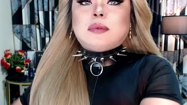 Snapshot of Mistress_DOMnicaaxx chatting on September 10, 9:04 pm Mistress DOMnicaaxx online show from September 10, 9:04 pm