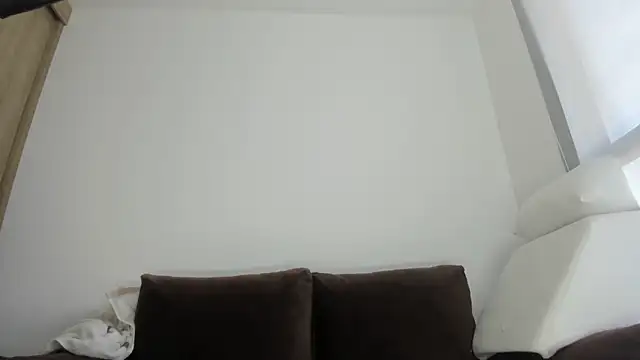 candyhotsquirt xx online show from October 31, 1:04 pm