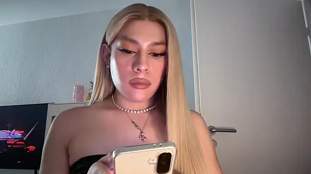 saray doll online show from April 28, 5:39 pm