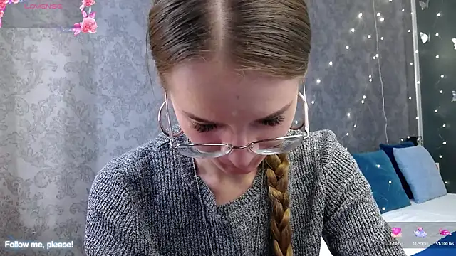 KateJonson online show from December 15, 11:59 am