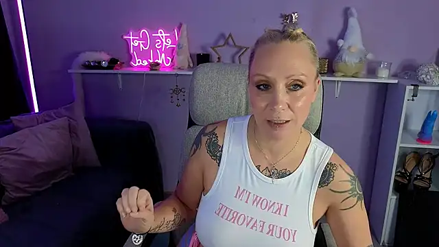 JaninaSecrets  online show from December 4, 3:46 pm