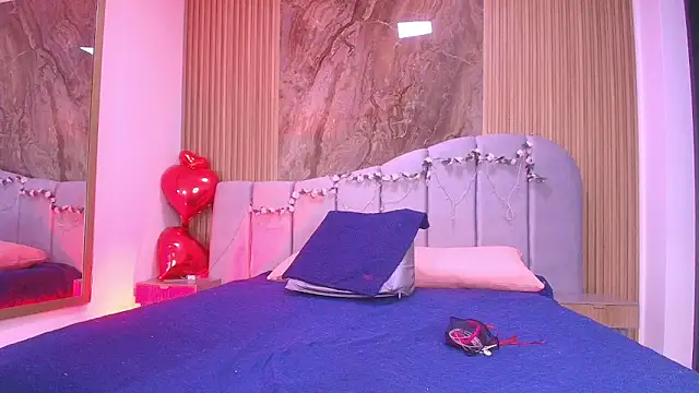 arletmss online show from March 29, 3:05 am