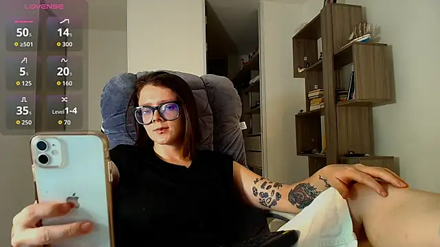 Arya starrk online show from November 9, 10:05 pm