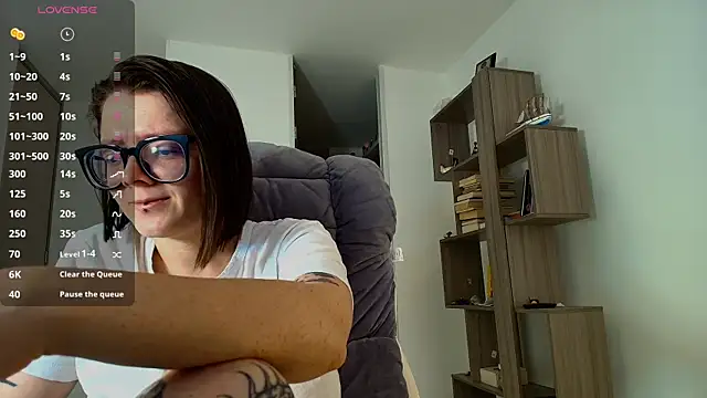 Snapshot of Arya_starrk chatting on October 21, 2:43 pm Arya starrk online show from October 21, 2:43 pm