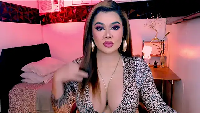 asiankatyhuge online show from April 8, 10:01 pm