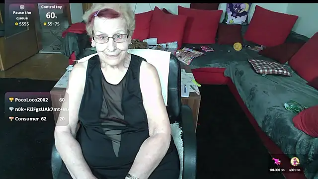 HeisseomaOriginal online show from October 8, 11:25 am