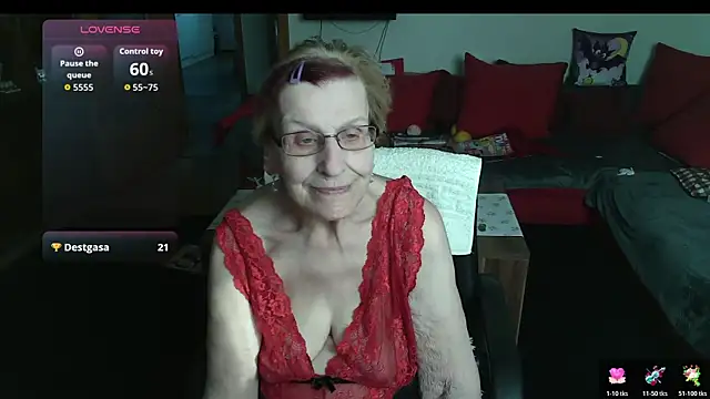 HeisseomaOriginal online show from March 23, 8:31 am