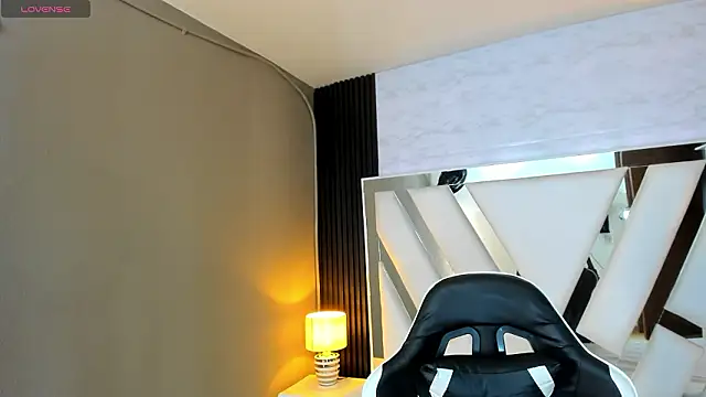 Linda4Petite online show from February 13, 6:09 pm