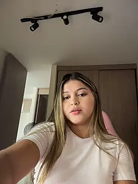 lunablossom  online show from March 27, 6:30 pm