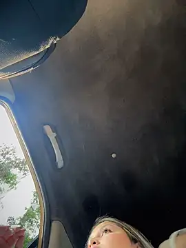 lunablossom  online show from February 21, 10:21 pm