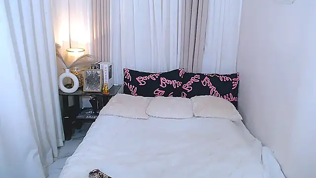 Mimi Cums online show from October 26, 4:57 pm