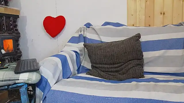 SquirtyMellissaLabia online show from February 22, 7:09 am