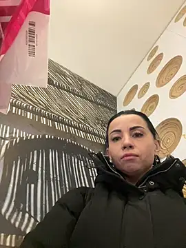 CrazzyChicks online show from February 13, 6:37 am