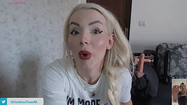 Goddess Tina online show from October 28, 7:25 am