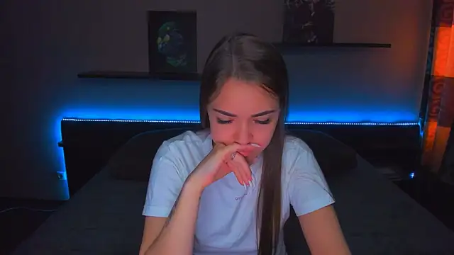 AlexaBarkley online show from April 17, 12:46 am