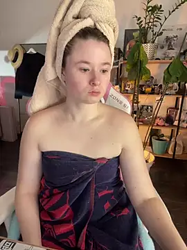 sweetest pie online show from March 29, 9:03 pm