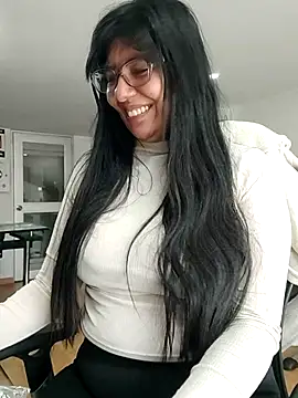 aisha latina online show from March 31, 4:51 pm