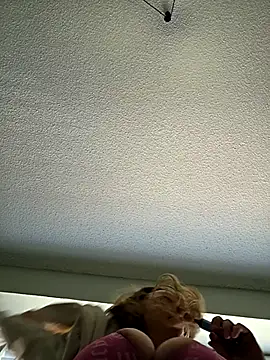 julimonroe online show from February 10, 7:39 pm