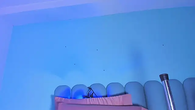 Snapshot of littless_angel chatting on October 10, 5:01 am littless angel online show from October 10, 5:01 am