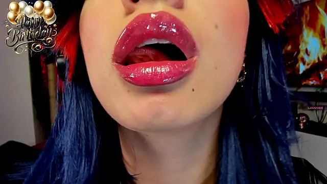 Redlu 1 online show from April 4, 10:41 pm