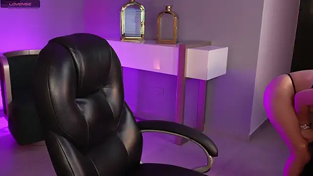 MadelineFox online show from September 18, 8:46 am