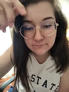 Snapshot of HunnyyLove chatting on September 15, 5:53 pm HunnyyLove online show from September 15, 5:53 pm