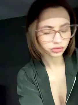 Camilla Railian online show from November 2, 1:31 am