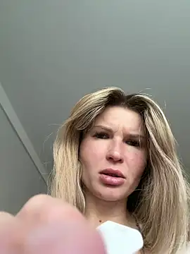 AngelMiaM online show from April 12, 2:42 pm