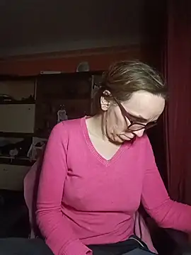 Dettybitch40 online show from December 20, 7:18 pm