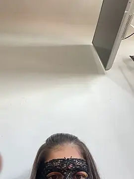 Emmabee123 online show from March 26, 5:04 pm