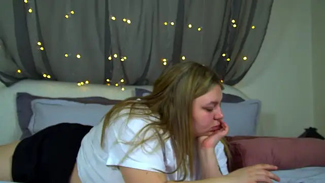 LillianKim online show from December 1, 7:23 am