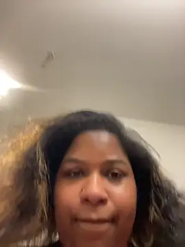 BigFineSelena online show from February 18, 9:41 am