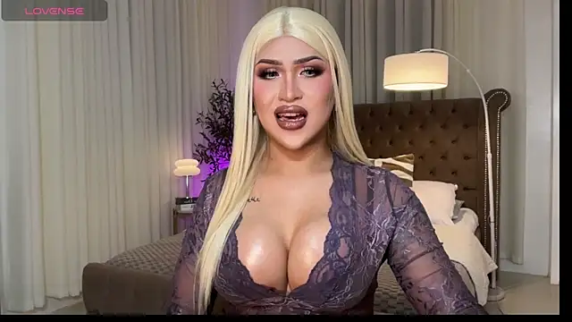 Your Majesty Tyra online show from March 4, 6:20 am