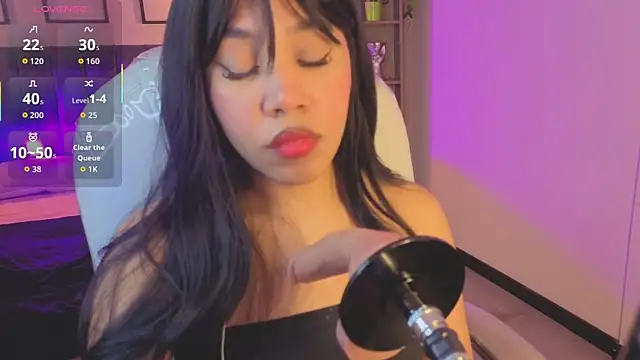 Snapshot of Olivia_ds chatting on October 14, 5:43 am Olivia ds online show from October 14, 5:43 am