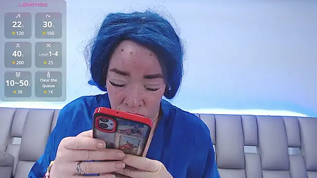 Kittywhiteass online show from January 16, 7:15 am