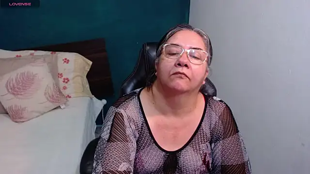 scaelettdubois online show from March 26, 2:36 am