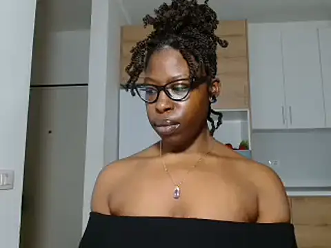 MadamIndigo online show from January 9, 1:37 pm