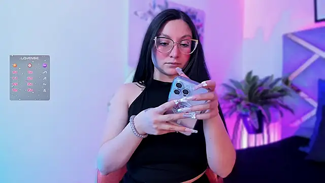 lucy neil online show from November 11, 2:40 am