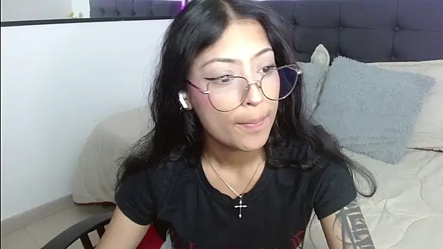 vaness weet online show from April 19, 8:00 pm