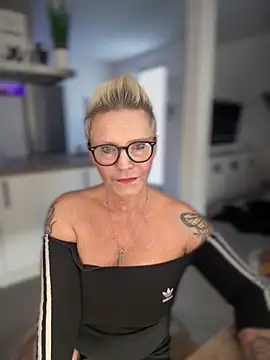 German Milf online show from October 14, 1:25 pm