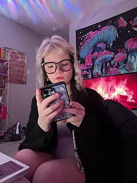 Cutiepiespanks online show from March 27, 10:43 pm