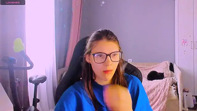 MollyLollipop online show from April 11, 5:13 am