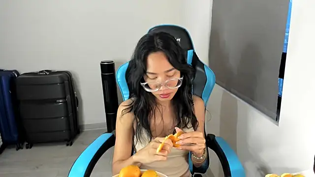 itsyourcassie online show from December 13, 11:54 pm