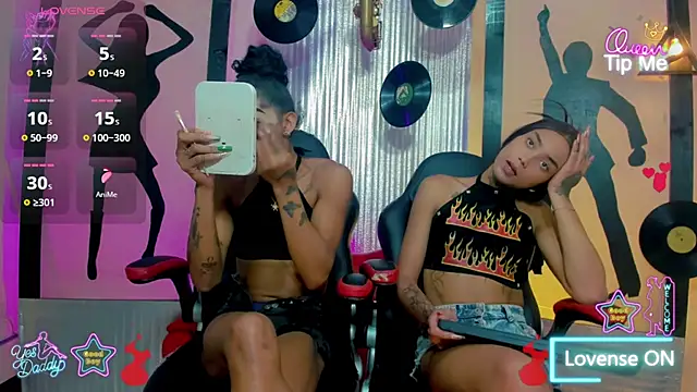 nickyminach  online show from January 8, 7:51 pm