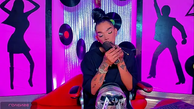 nickyminach  online show from March 24, 6:19 am