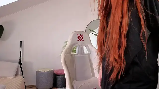 doll lesli online show from September 18, 7:29 am