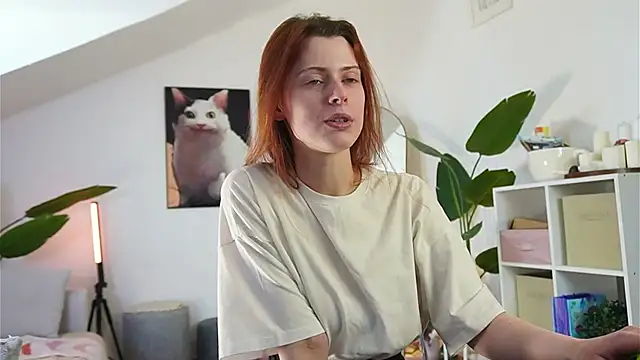 doll lesli online show from April 3, 1:09 pm